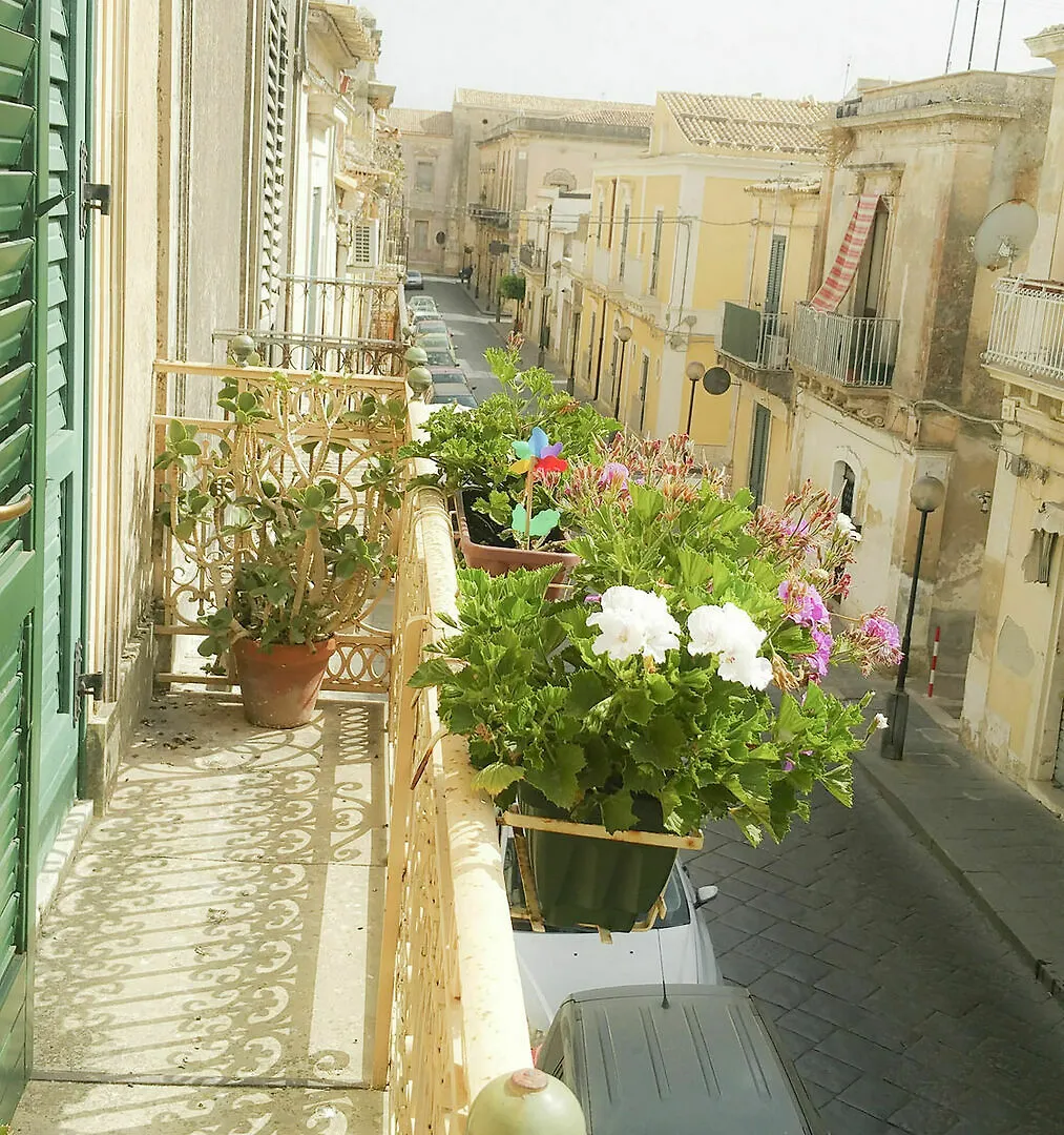 La Casa Fiorita Apartment Noto 0*,  Italy