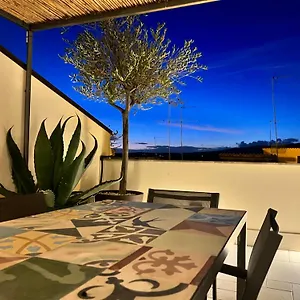 Sikelikos Apartment